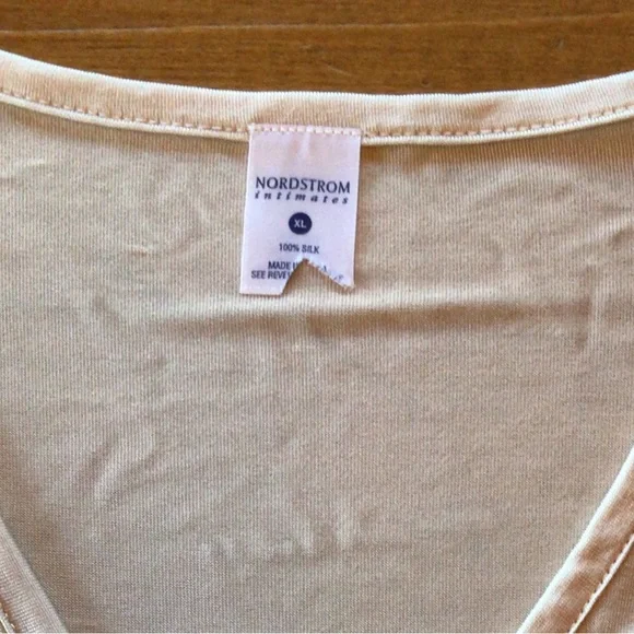 NORDSTROM INTIMATES NWT 100% SILK V NECK LAYER / LONG SLEEVES - Picture 7 of 10